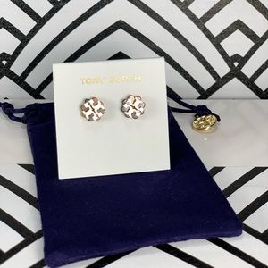 Logo Flower Resin Stud Earring in Tortoise/ Gold